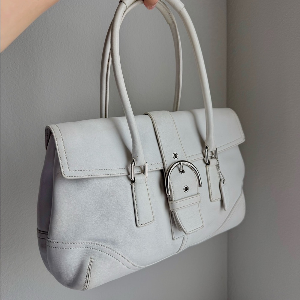 Vintage Coach Shoulder Bag SoHo Buckle Flap in white leather - Picture 2 of 7
